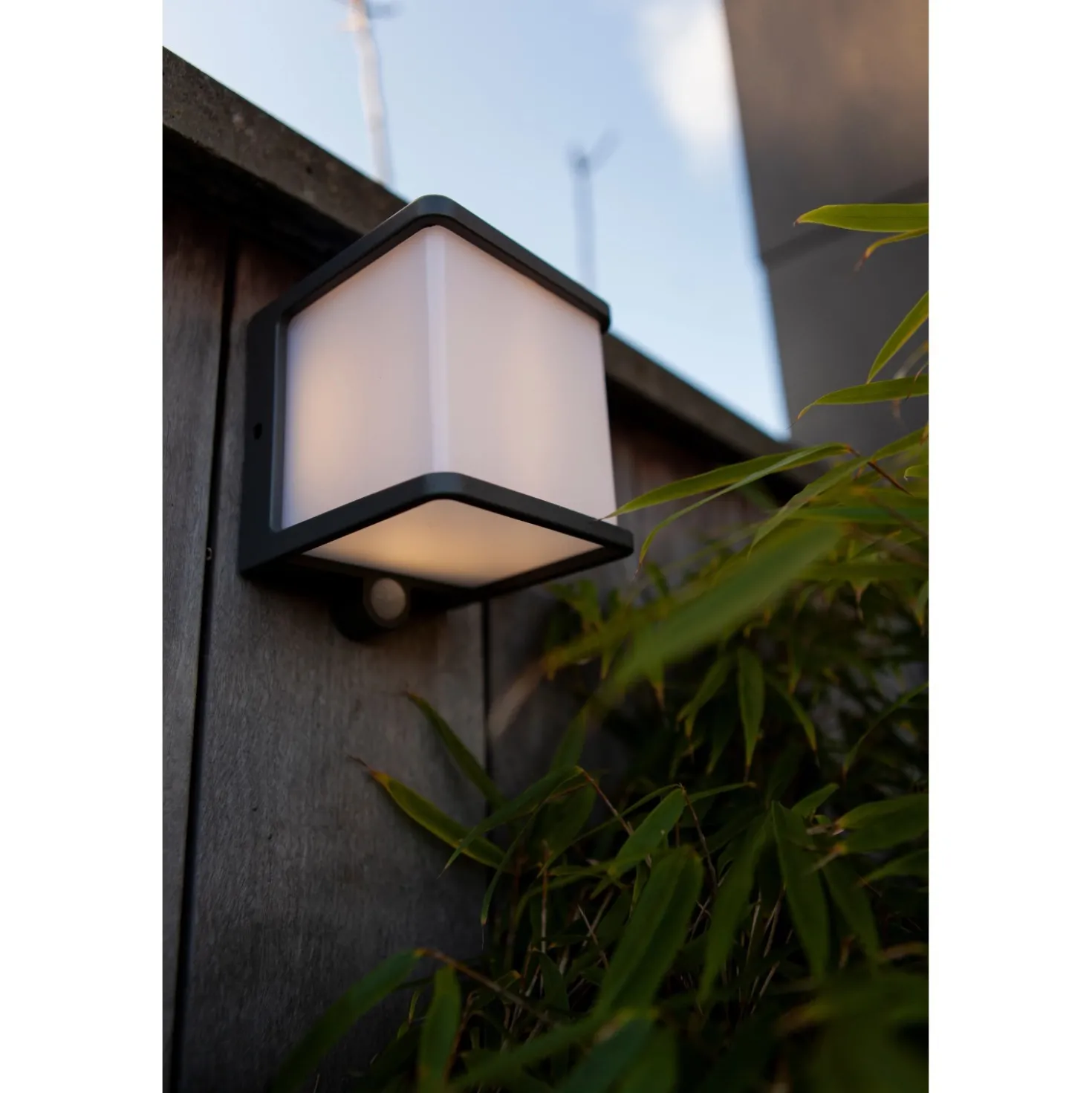 Applique solare da esterno LED Lutec Doblo 8 W 500 lm 4000 K IP54 12,9x11x11 cm