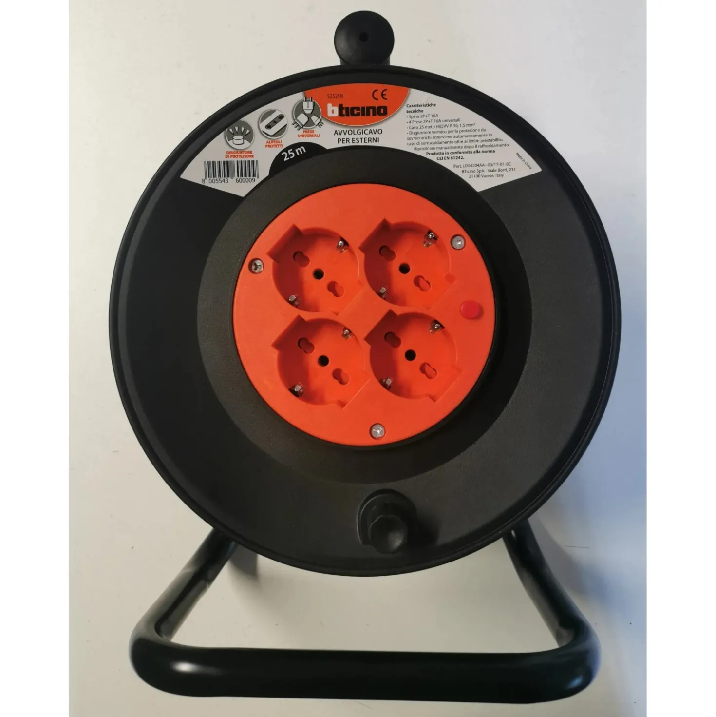 Avvolgicavo con spina Bticino 16A e 4 prese universali cavo 25 m