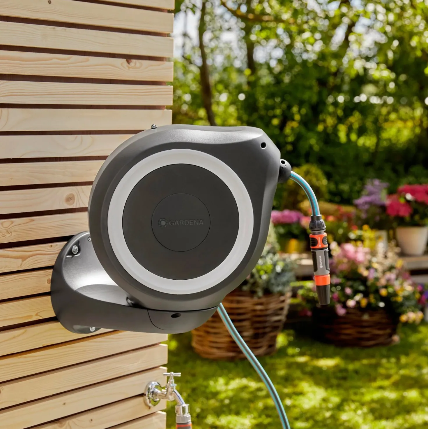Avvolgitubo da parete automatico Rollup S Gardena tubo da 15 m Ø 11 mm