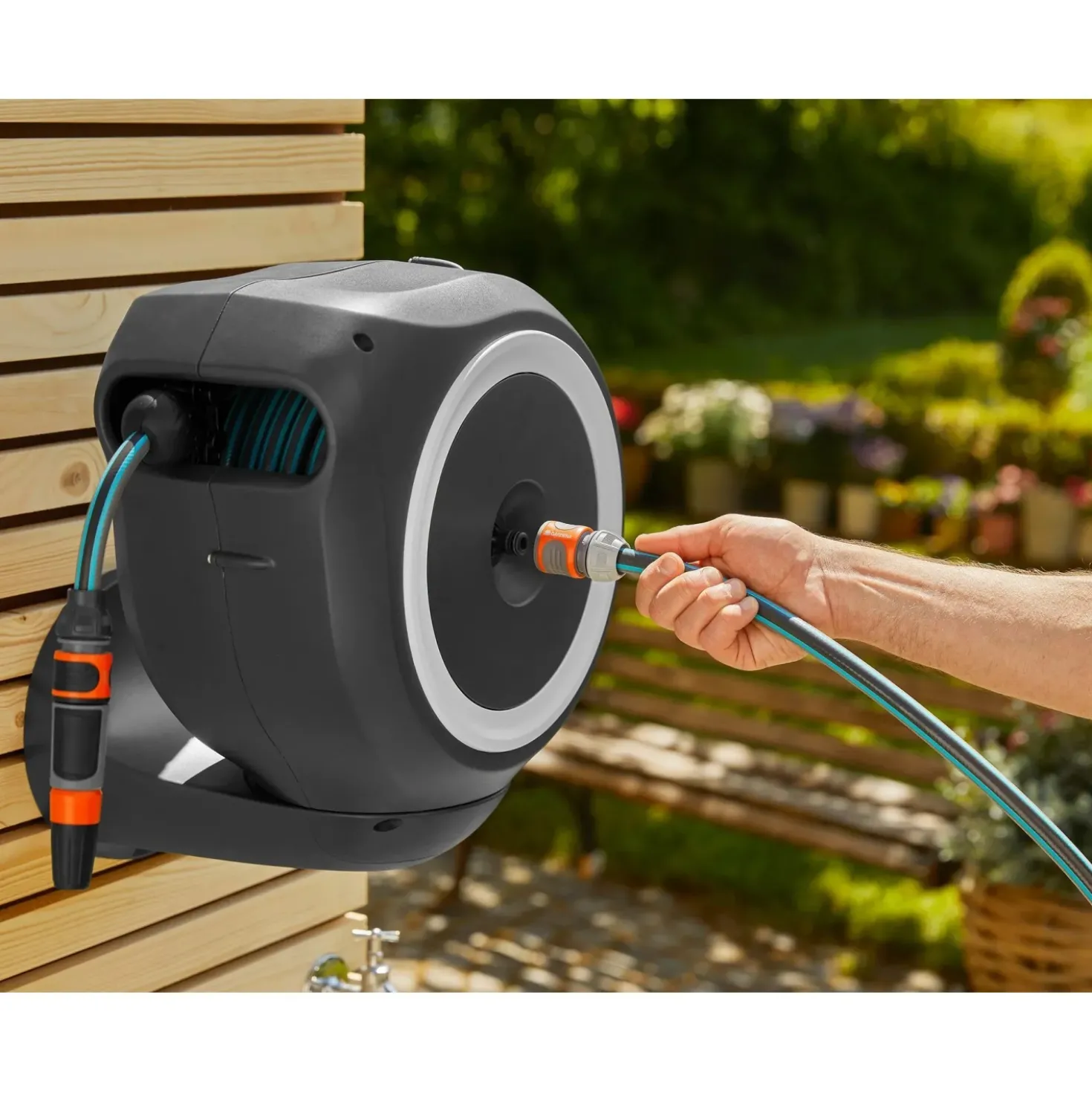Avvolgitubo da parete automatico Rollup S Gardena tubo da 15 m Ø 11 mm