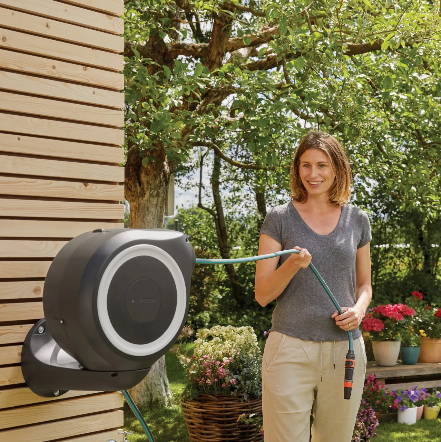 Avvolgitubo da parete automatico Rollup S Gardena tubo da 15 m Ø 11 mm