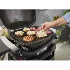 Barbecue a gas Weber Q1200 1 bruciatore con 2 ripiani laterali nero