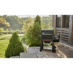 Barbecue a pellet Weber Searwood Nero con coperchio