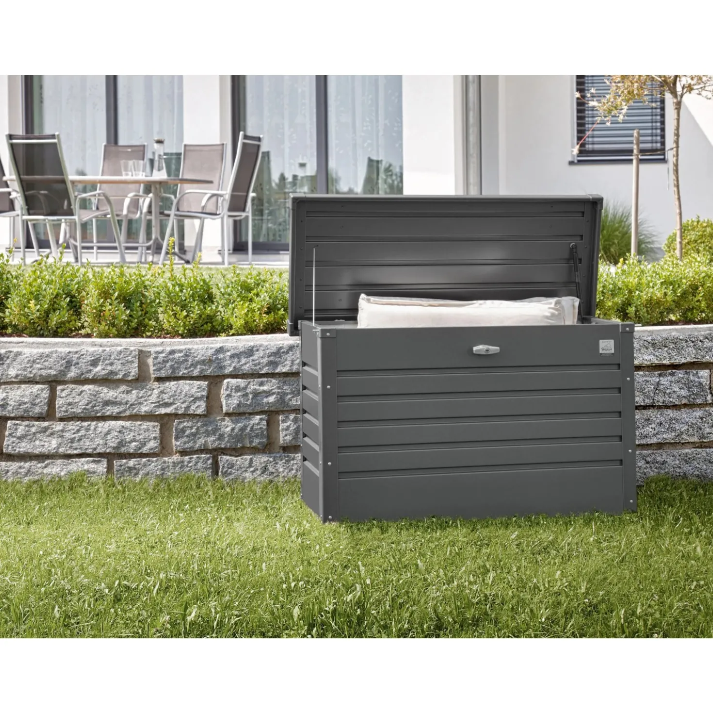 Baule da esterno Biohort 71x134x62 cm grigio scuro metallizzato