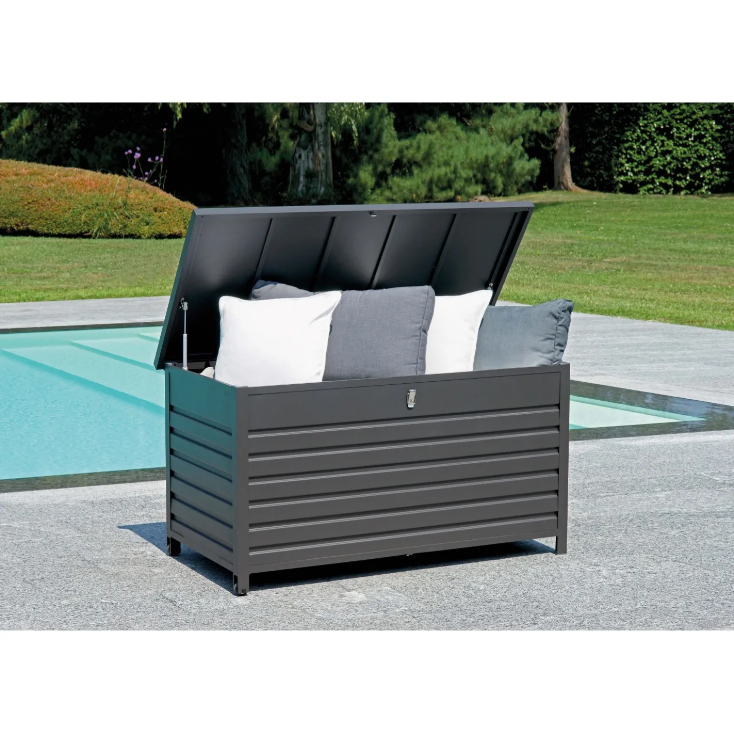 Baule da esterno con ruote 138x72x75 cm nero