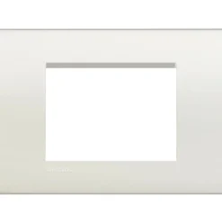BTicino Livinglight placca quadra 3 moduli bianco Smart Home