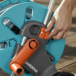 Carrello avvolgitubo Gardena AquaRoll S con tubo lancia e raccorderia