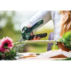Cesoia da giardinaggio Bosch a taglio assistito a batteria Easy Prune
