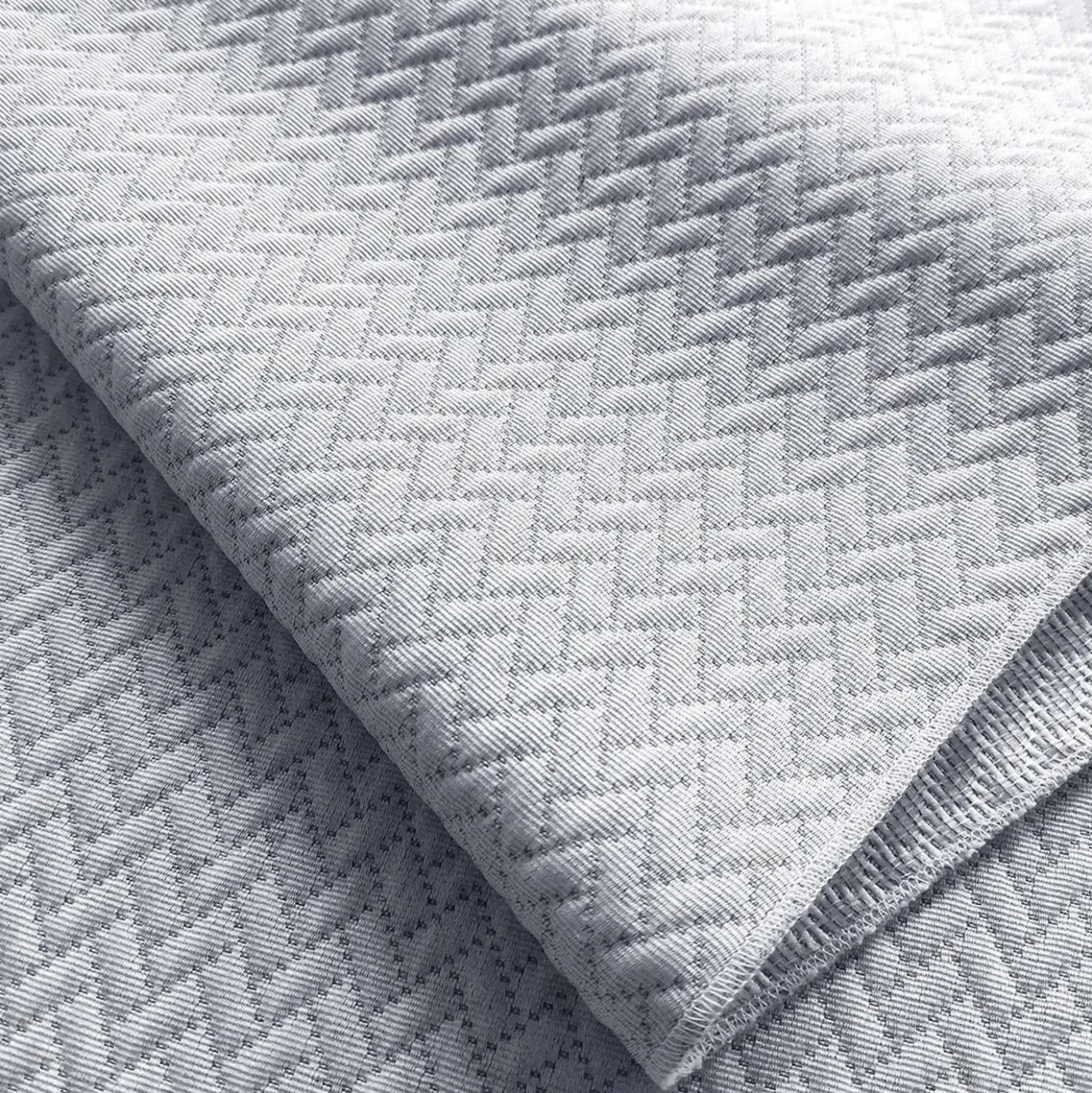 Copriletto Arredo Zig Zag 250x250 cm grigio