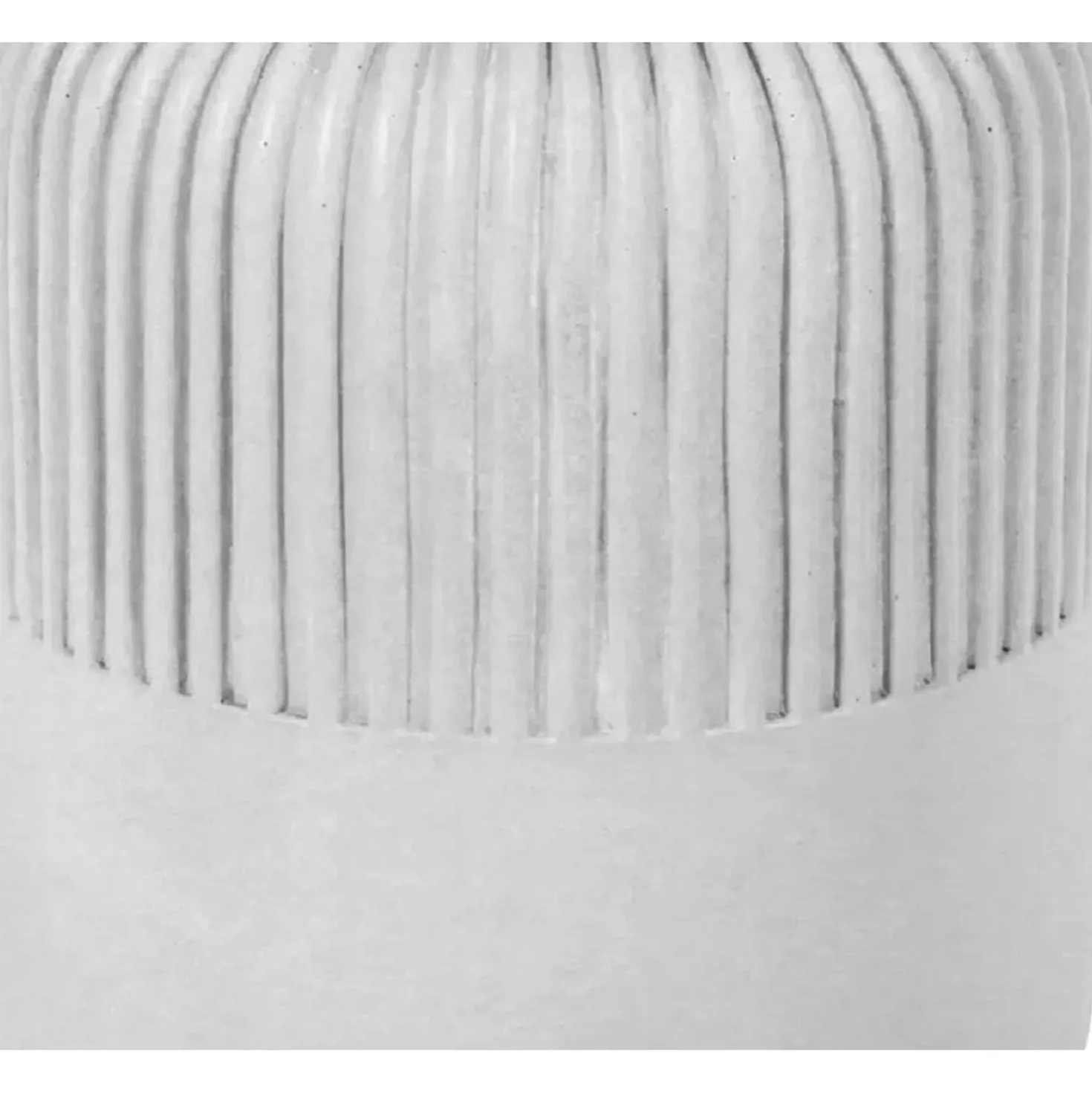 Dispenser per sapone liquido Concrete in cemento e resine di colore bianco