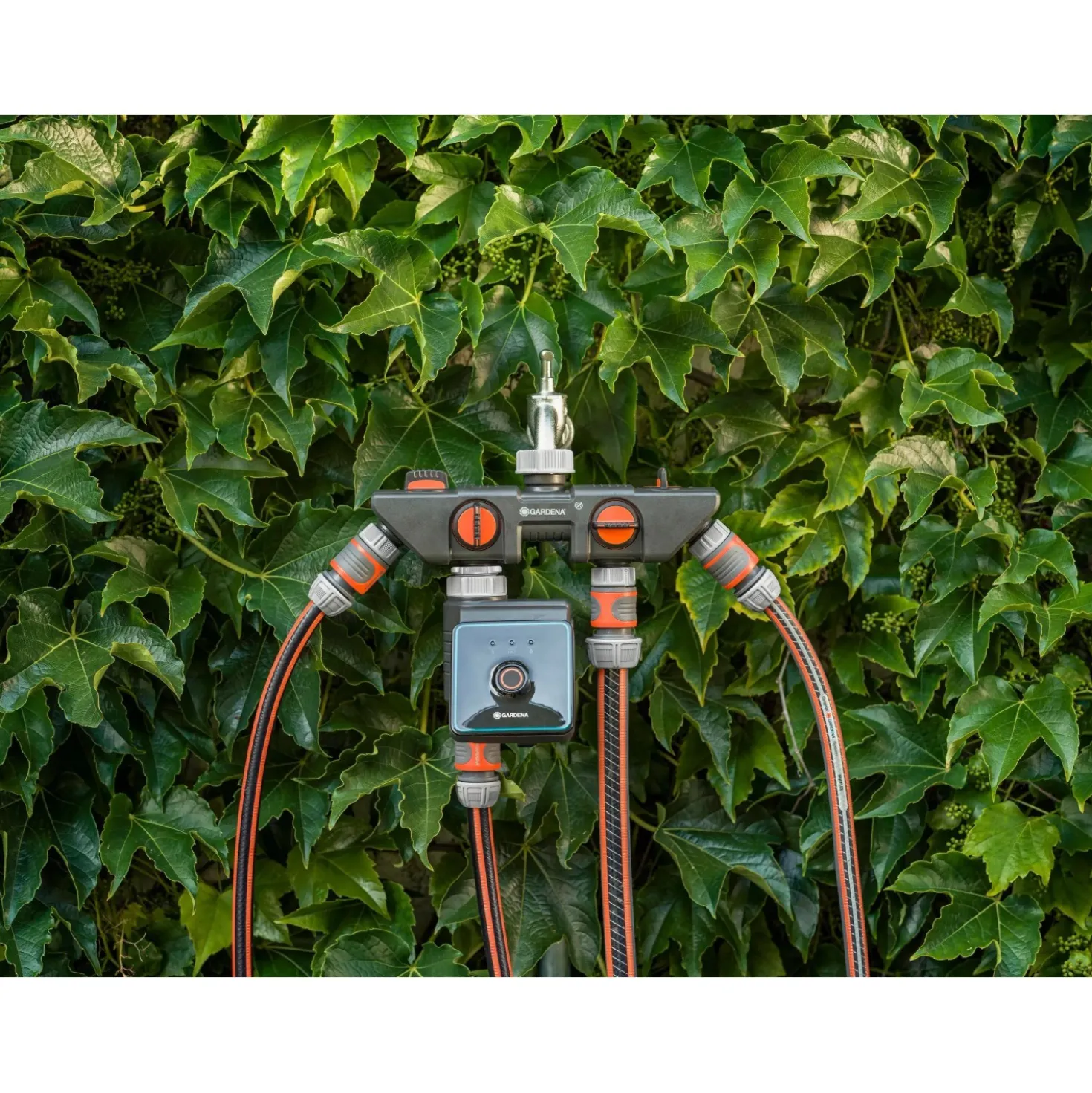 Distributore a 4 vie Gardena per rubinetti da 33.3 mm (G1") e 26,5 mm (G3/4")