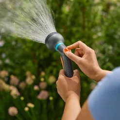 Lancia irrigazione Gardena Classic getto a doccia