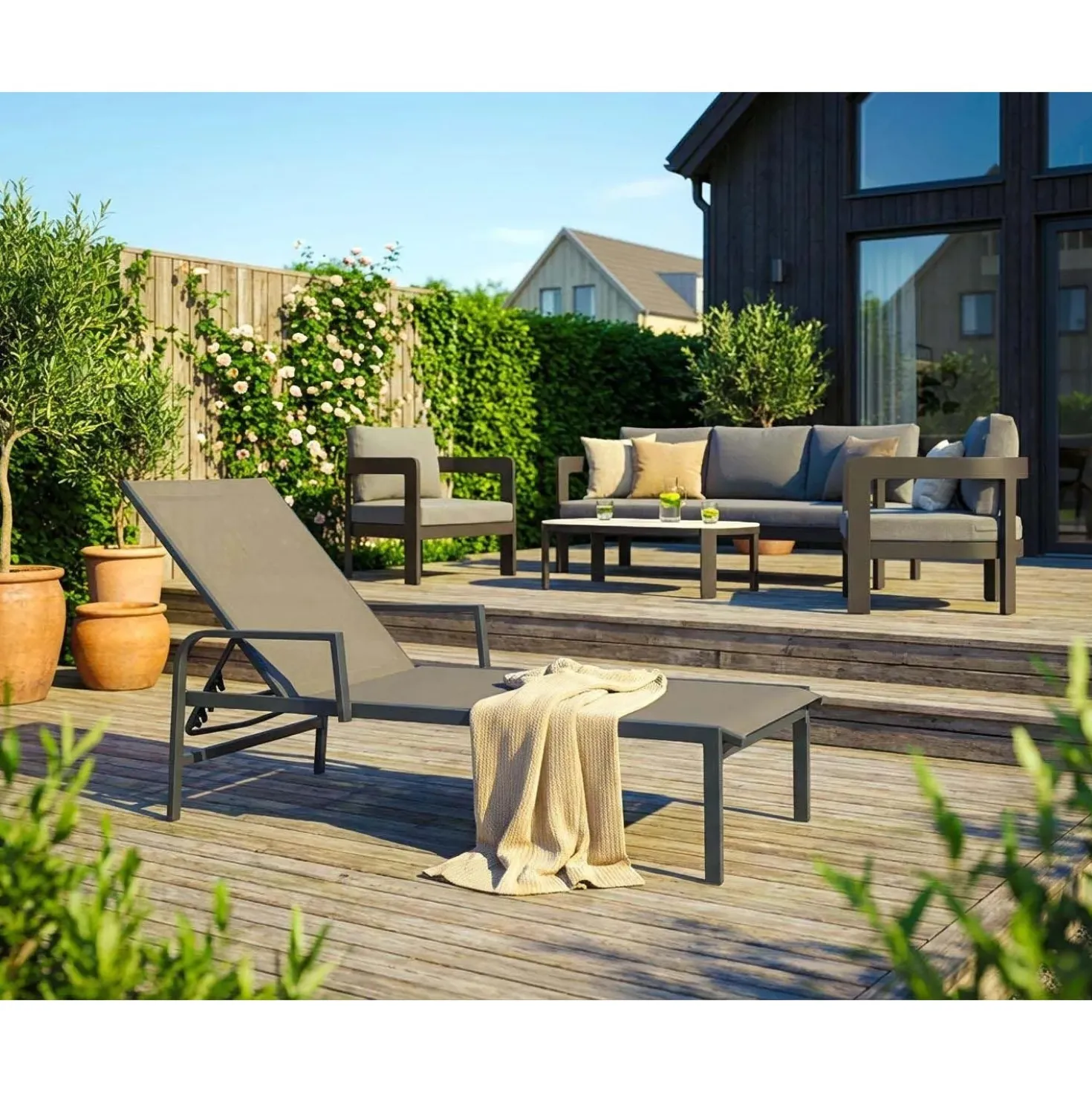 Lettino reclinabile Fernbrook in acciaio taupe