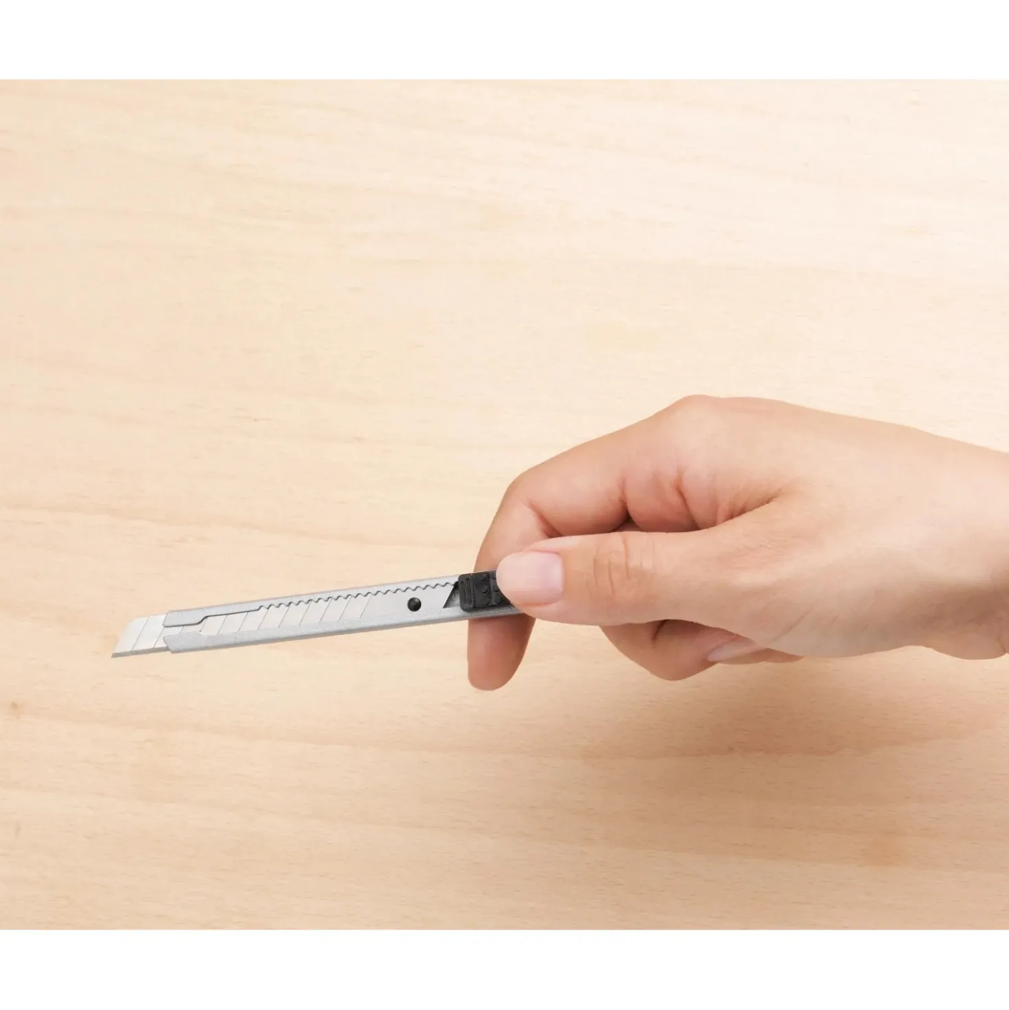 LUX-TOOLS Cutter LUX-TOOLS scocca in metallo 9 mm