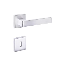 Maniglia modello trentasette con rosette e bocchette patent