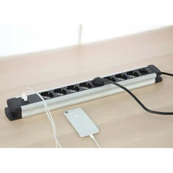 Multipresa Alu, 8 prese P40, 2USB-A, USB-C PD20W, H05VV-F 3G1, 2m. Nero