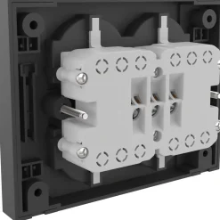 Multipresa da incasso Quadra, 4 prese universali P40. Nero