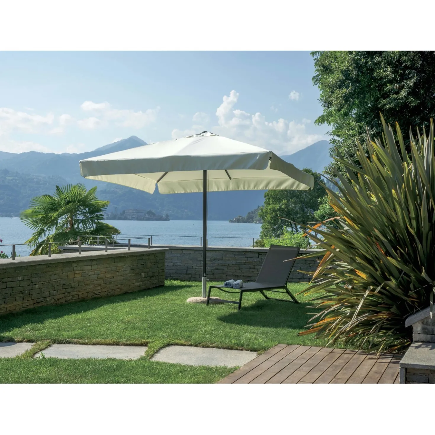 Ombrellone da giardino quadrato a palo centrale Ø 300 cm ecrù
