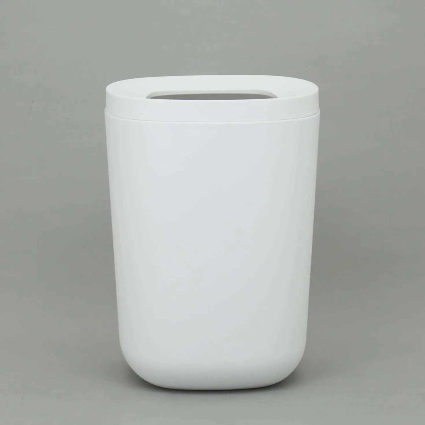 Pattumiera in plastica Kubik bianca