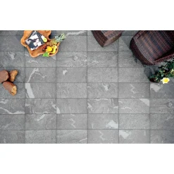 Piastrella da esterno in gres porcellanato effetto pietra 60x30 cm