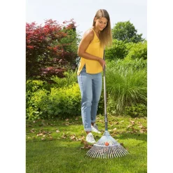 Rastrello in metallo regolabile Gardena NatureLine larghezza da 30 cm - 50 cm