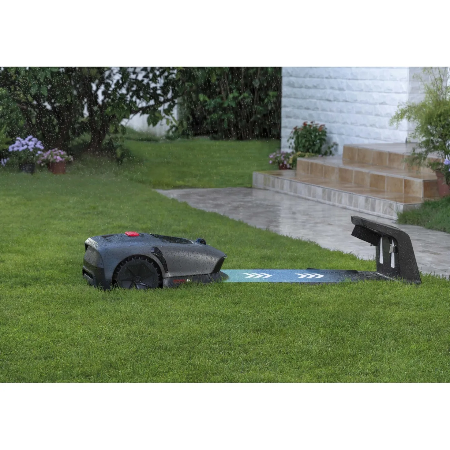 Robot tagliaerba a batteria Mova 600 + Garage 600 m²