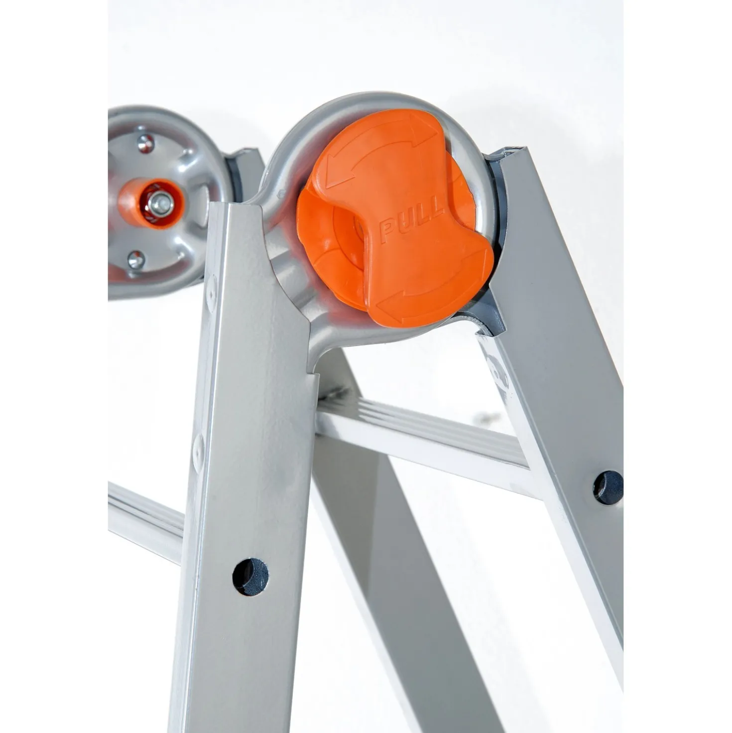 Scala telescopica in acciaio multifunzione Peppina FE 4+5 gradini P max 100 kg
