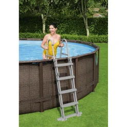 Scaletta di sicurezza Bestway per piscina Flowclear™ da 1.22 m