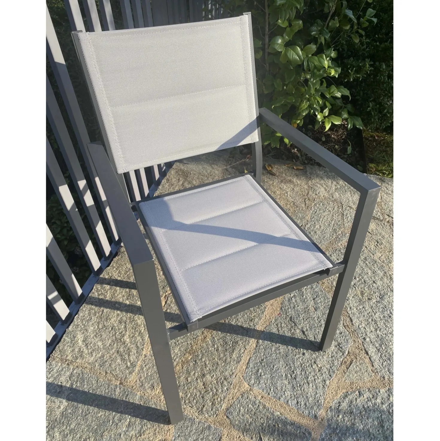 Sedia da giardino impilabile Alissa in alluminio bianco con seduta tortora 6 pz