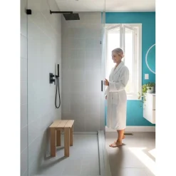 Sgabello bagno in massello di larice