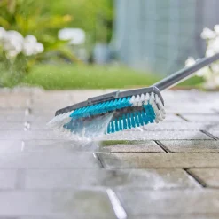 Spazzola con manico Gardena Cleansystem Hard antracite