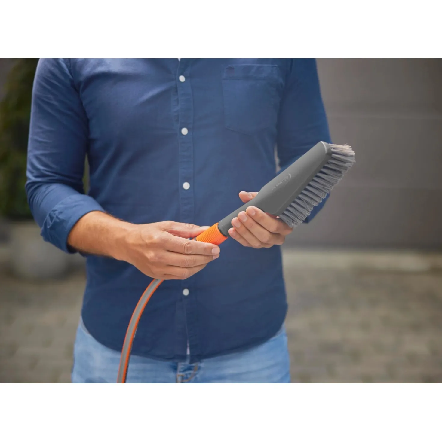 Spazzola manuale Gardena Cleansystem Soft S raccordo tubo flessibile antracite
