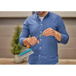 Spazzola manuale Gardena Cleansystem Soft M raccordo tubo flessibile antracite
