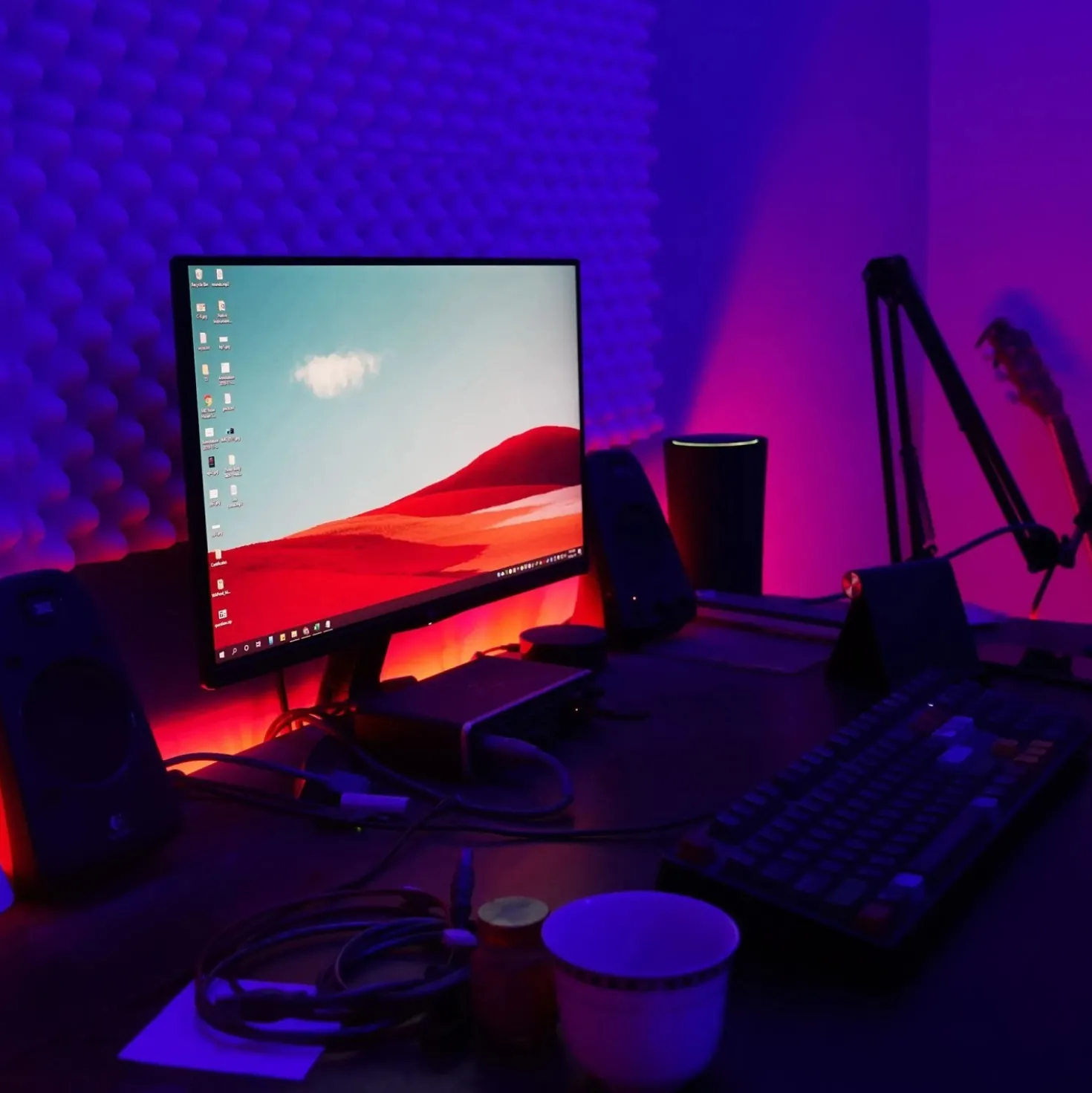 Striscia LED 150 LED 7,5 W RGB con WiFi e Bluetooth 5 m bianco