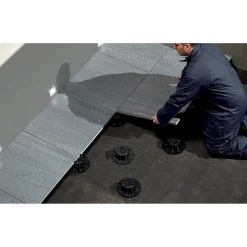 Supporto regolabile in plastica per pavimenti da esterno nero H 3,75-5 cm