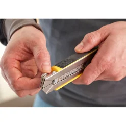 Taglierino professionale Stanley FatMax™ 18 mm nero-giallo