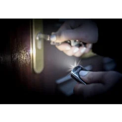 Torcia con portachiavi Energizer Keychai con anelllo 2xCR2032 incl