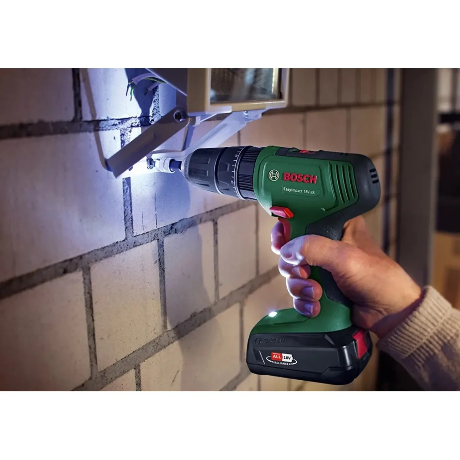 Trapano avvitatore a batteria Bosch EasyImpact 18 V-38 2 Ah