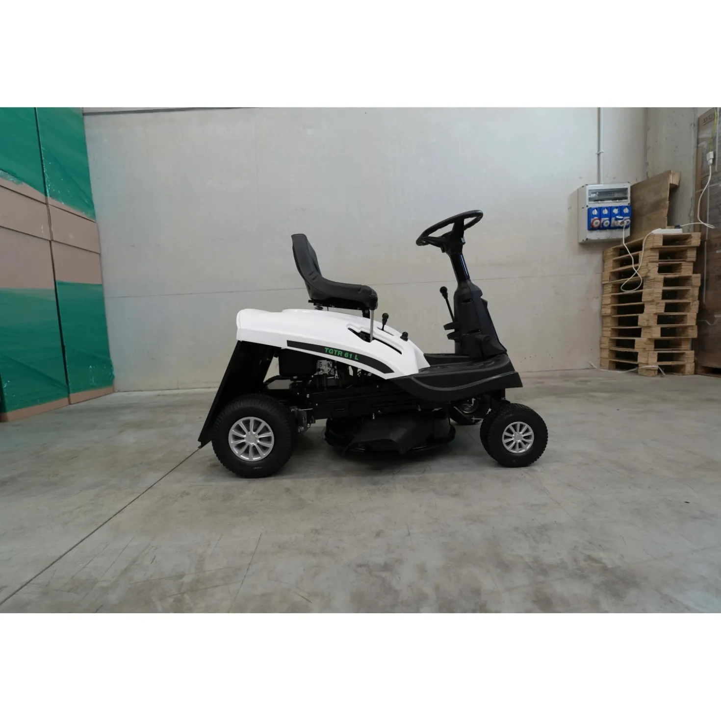 Trattorino tagliaerba a scoppio TECKGARD TGTR 61 L