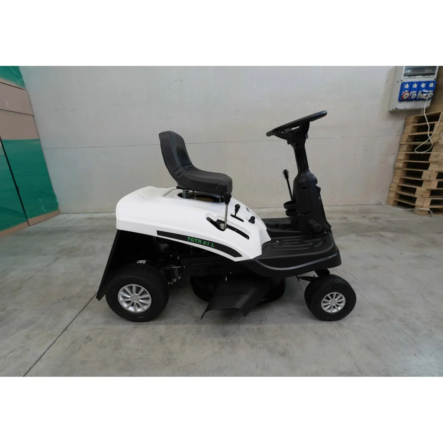 Trattorino tagliaerba a scoppio TECKGARD TGTR 61 L