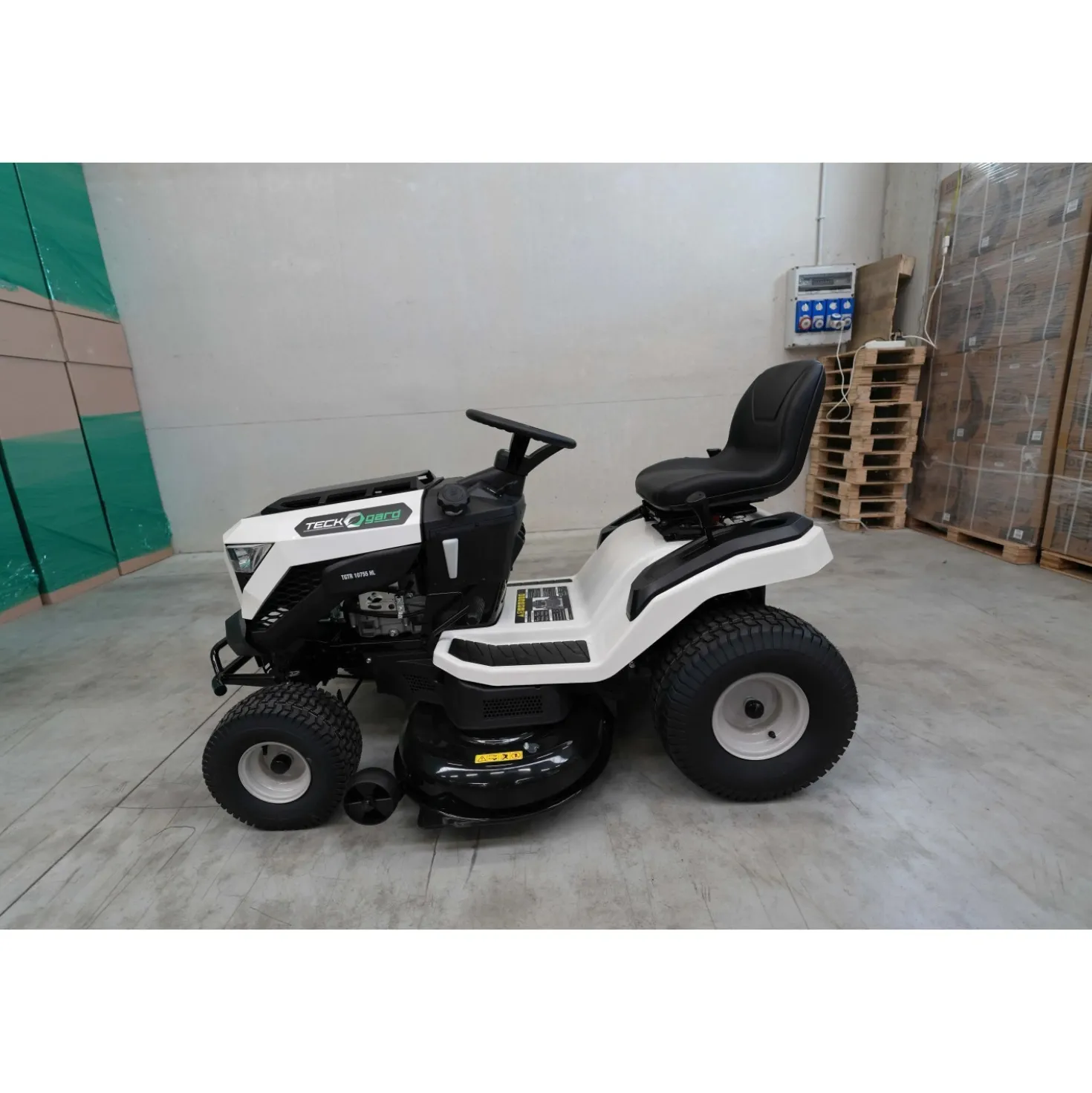Trattorino tagliaerba a scoppio TECKGARD TGTR 10755HL